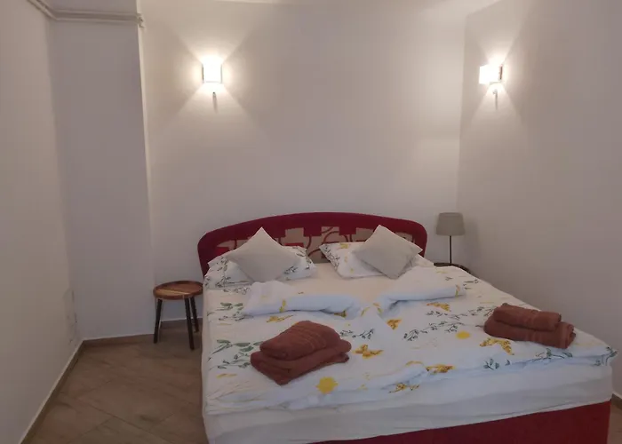 - žďársko Nyaraló *